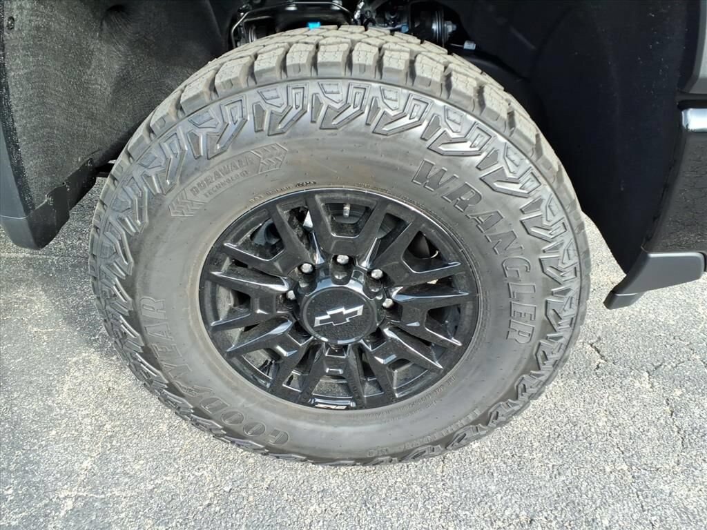 New 2026 Chevrolet Silverado 2500 ZR2 AWD/4WD image 11