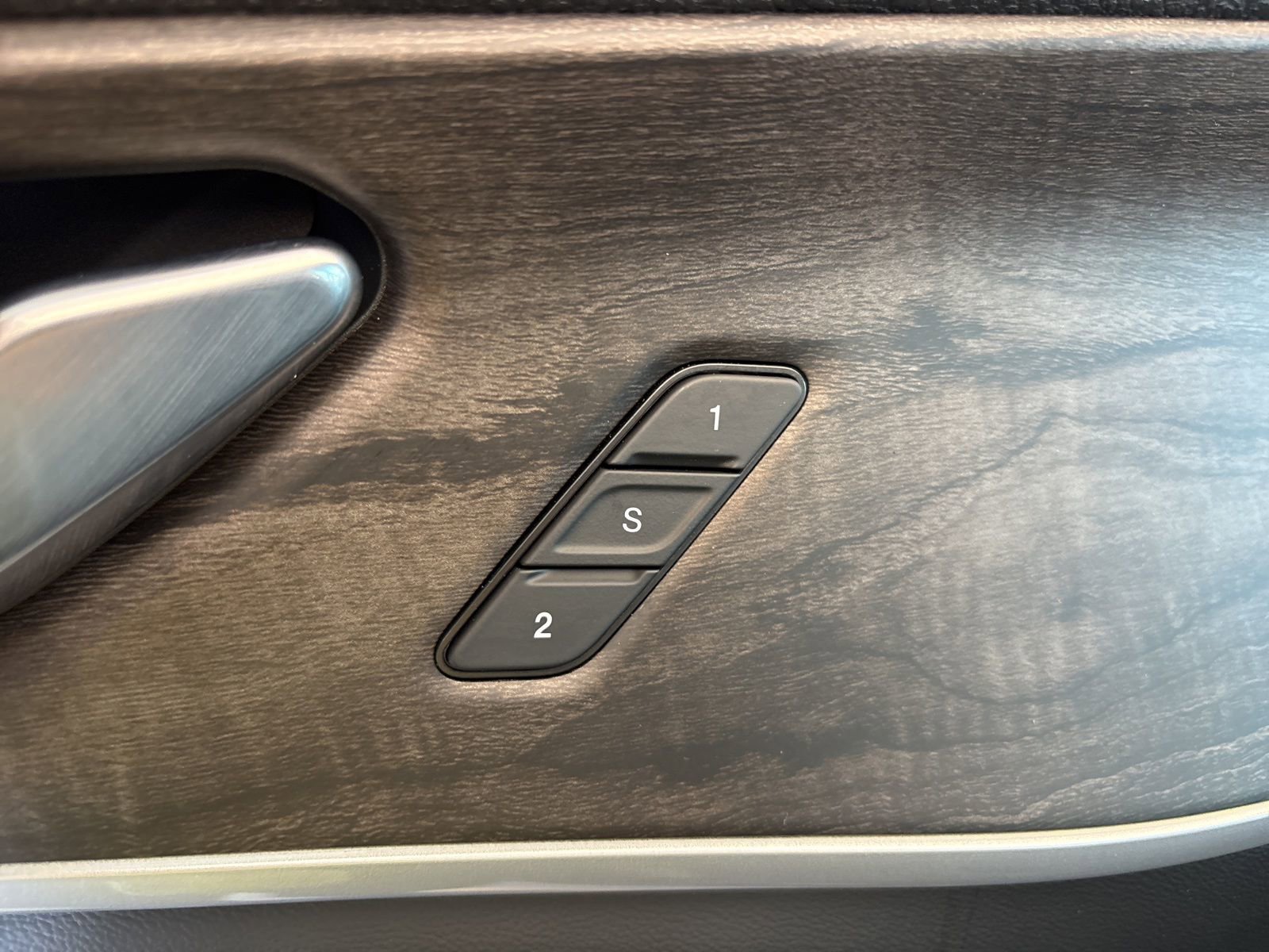 New 2026 Jeep Grand Cherokee L Limited w/ Limited Altitude Package image 13