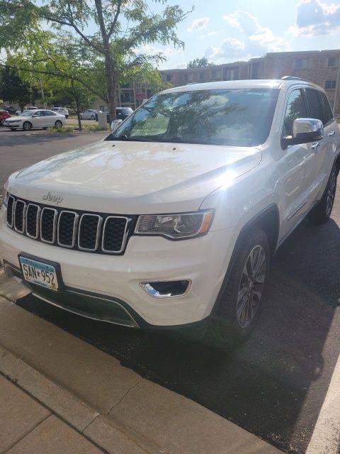 Used 2018 Jeep Grand Cherokee Limited w/ Trailer Tow Group IV AWD/4WD image 3