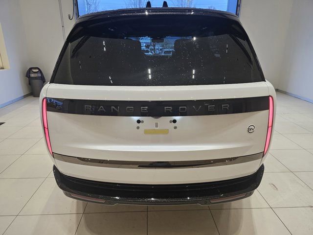 Used 2024 Land Rover Range Rover SV image 9