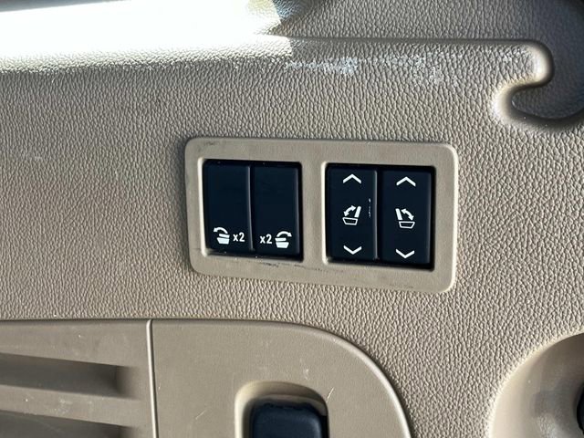 Used 2018 Cadillac Escalade ESV Platinum AWD/4WD image 29