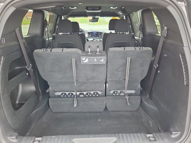 Used 2019 Chrysler Pacifica Touring Plus w/ Advanced Safetytec Group image 17