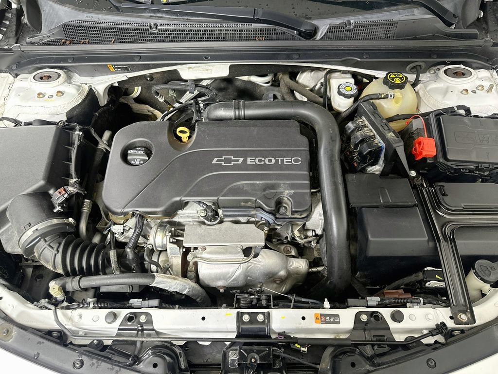 Used 2017 Chevrolet Malibu LT FWD image 9