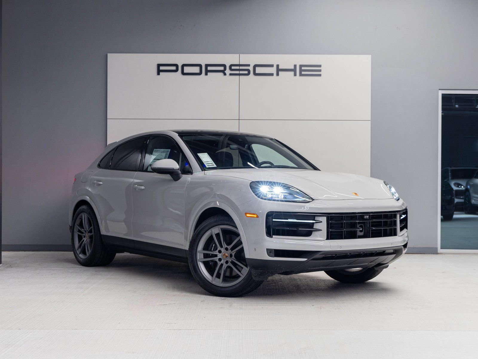 Certified 2026 Porsche Cayenne Coupe image 9