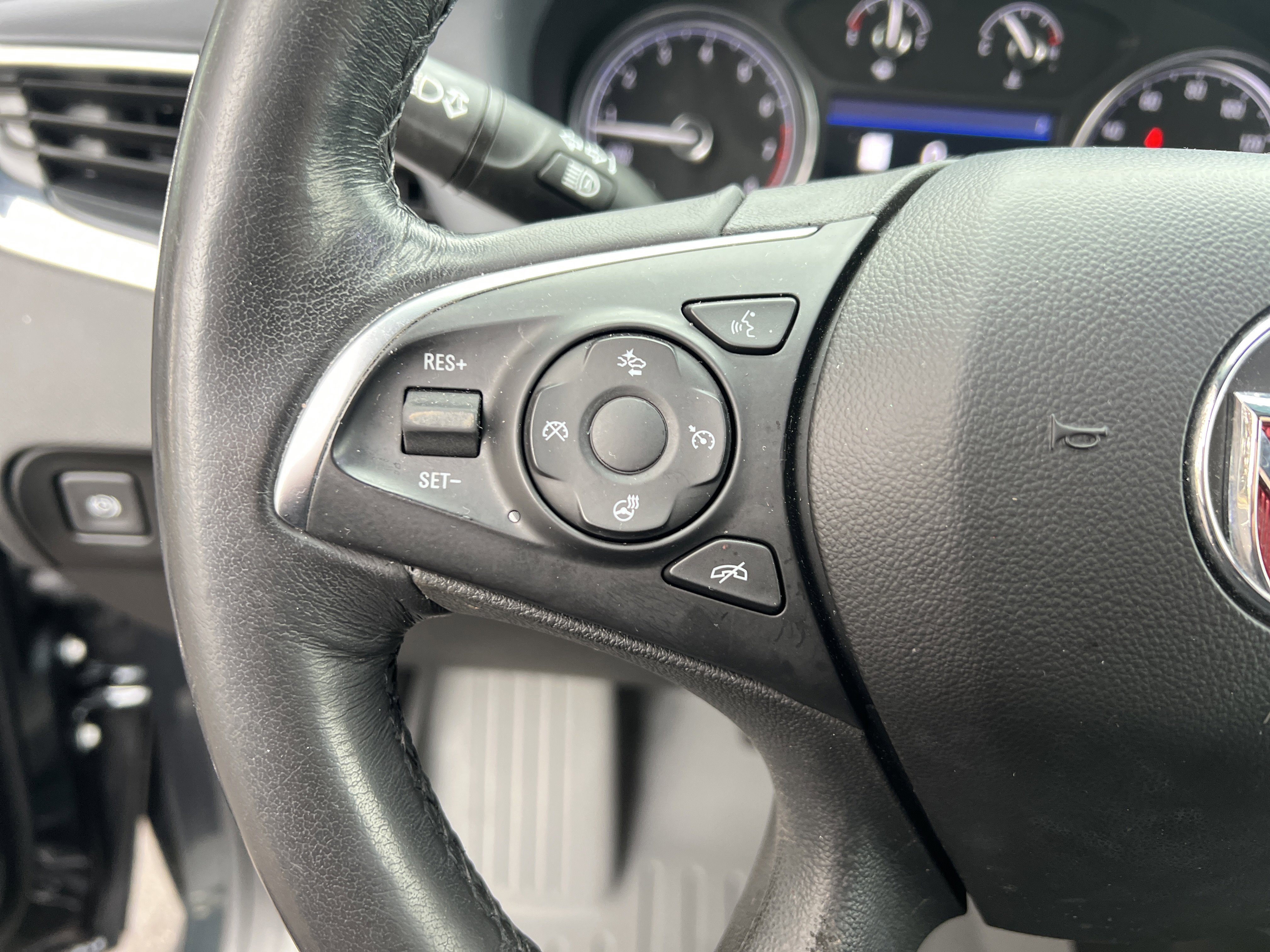 Used 2021 Buick Enclave Premium w/ Sun and Sites Package image 19