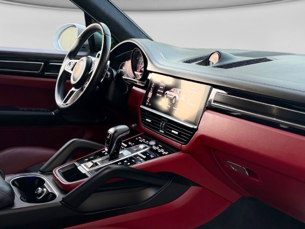 Used 2021 Porsche Cayenne GTS image 40