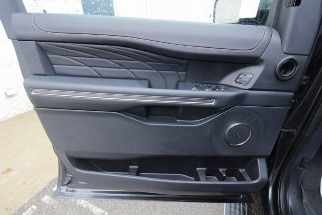 Used 2023 Ford Expedition Max Platinum image 23