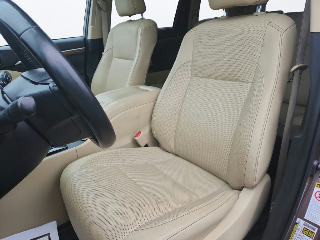 Used 2019 Toyota Highlander Limited AWD/4WD image 10