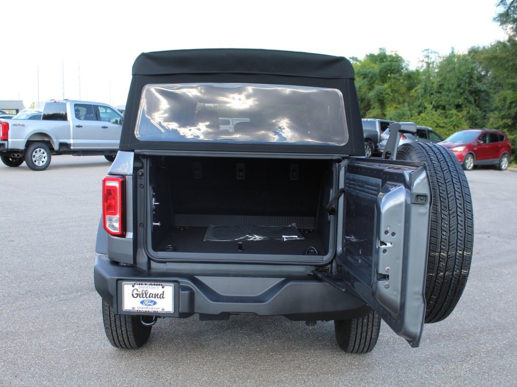 New 2025 Ford Bronco Base image 7