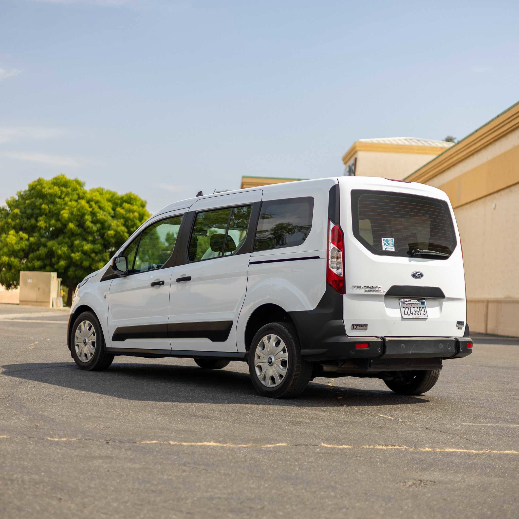 Used 2022 Ford Transit Connect XL image 5