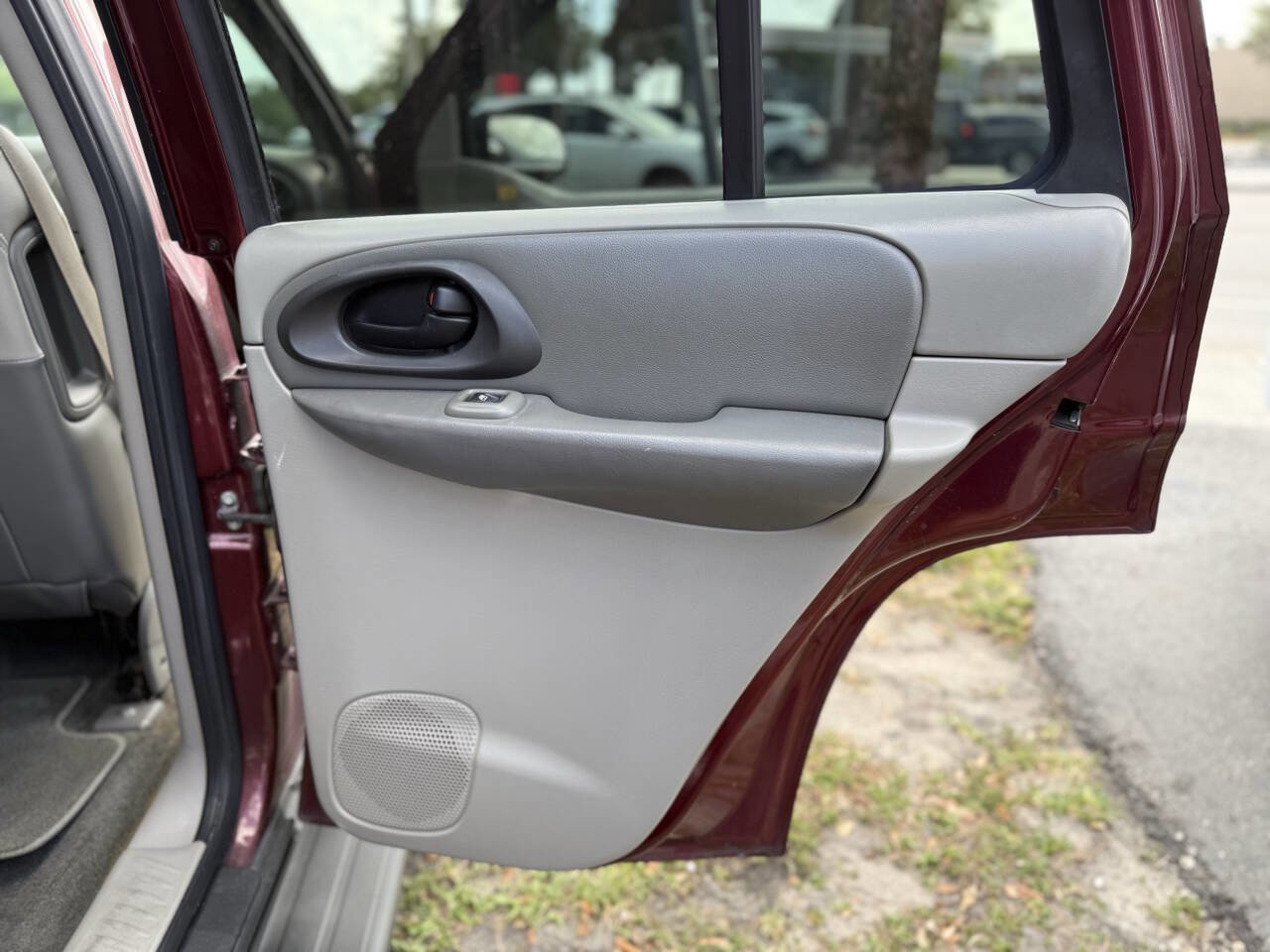 Used 2004 Chevrolet TrailBlazer LT w/ LT Preferred Equipment Group image 26