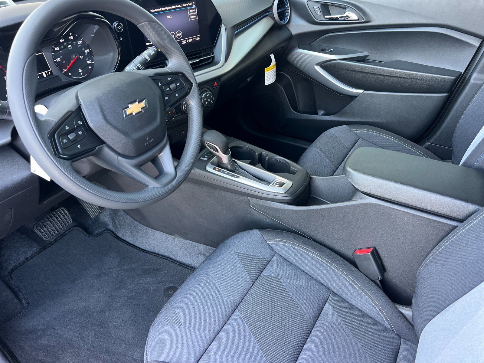 New 2026 Chevrolet Trax LS w/ Driver Confidence Package FWD image 10