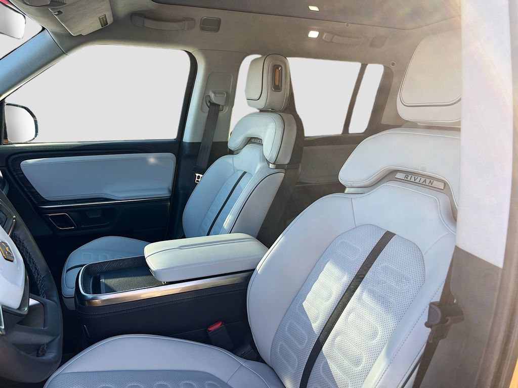 Used 2023 Rivian R1S Adventure image 20