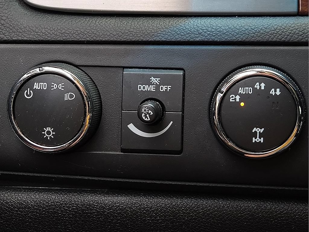 Used 2012 Chevrolet Avalanche LS AWD/4WD image 17