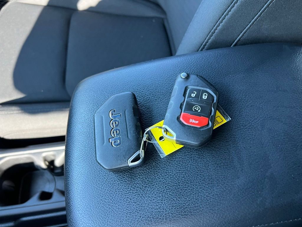 Used 2020 Jeep Wrangler Unlimited Willys image 30