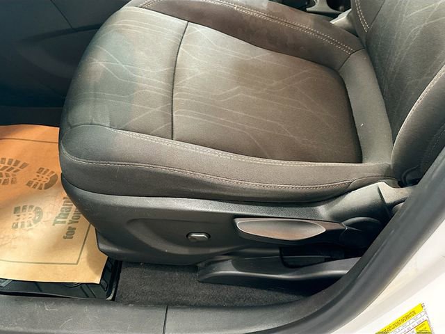 Used 2020 Chevrolet Trax LT AWD/4WD image 18