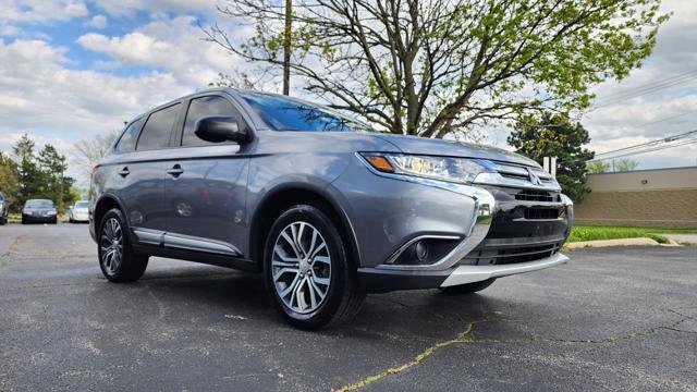 Used 2018 Mitsubishi Outlander ES FWD image 2