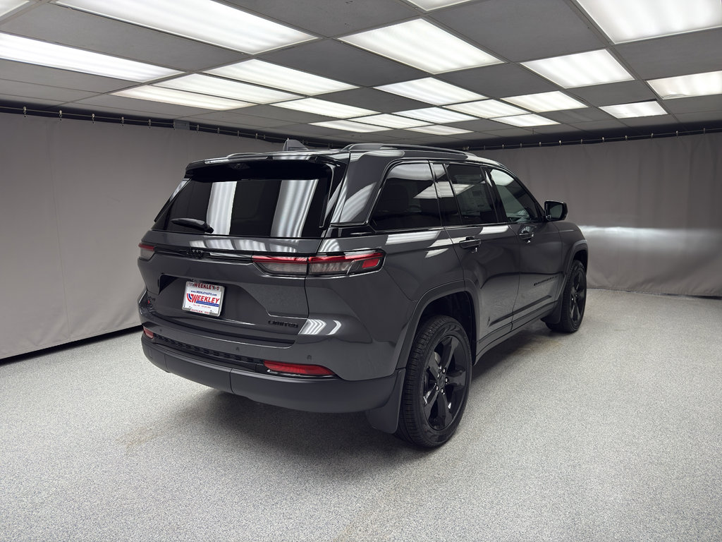 New 2025 Jeep Grand Cherokee Limited w/ Luxury Tech Group II image 3