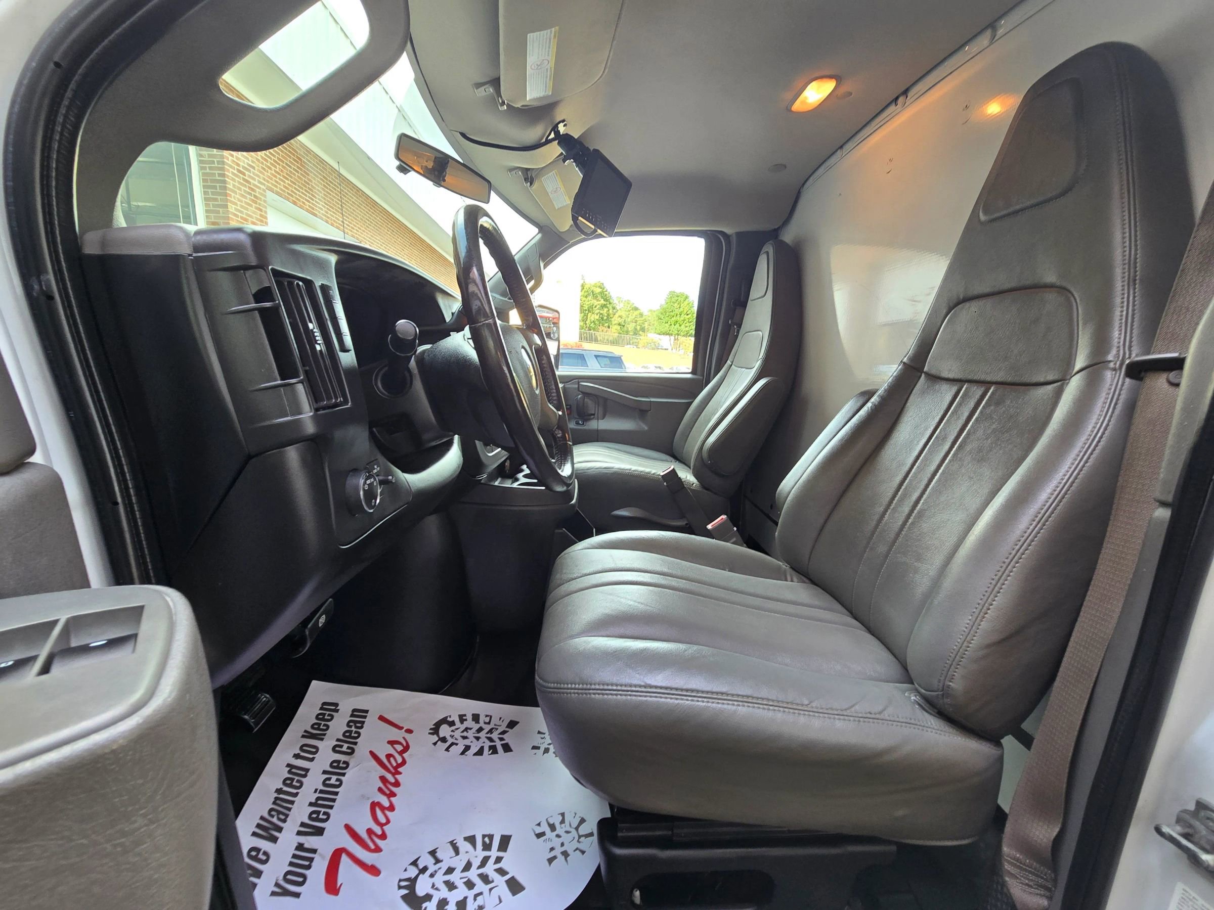 Used 2018 Chevrolet Express 3500 w/ Power Convenience Package RWD image 11