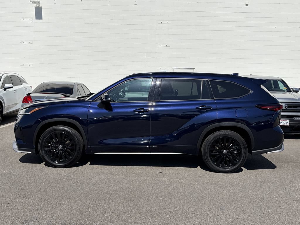 Certified 2025 Toyota Highlander XSE AWD/4WD image 2