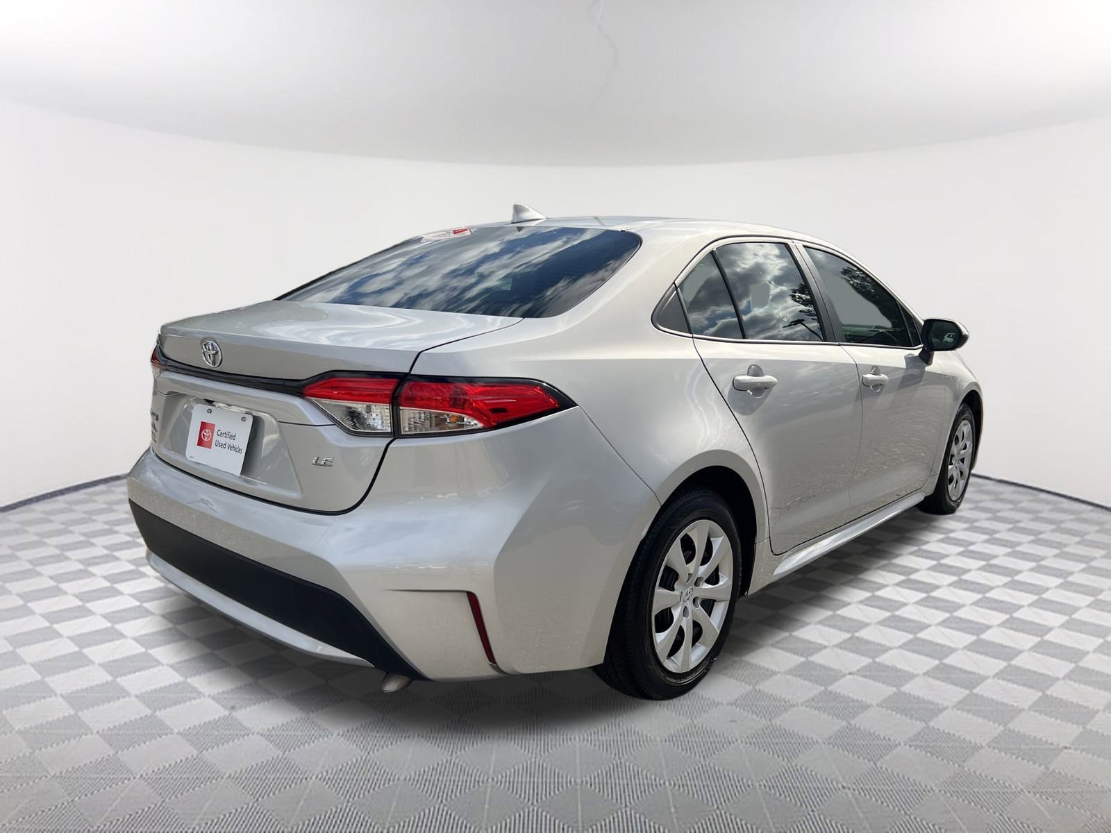 Certified 2022 Toyota Corolla LE image 17