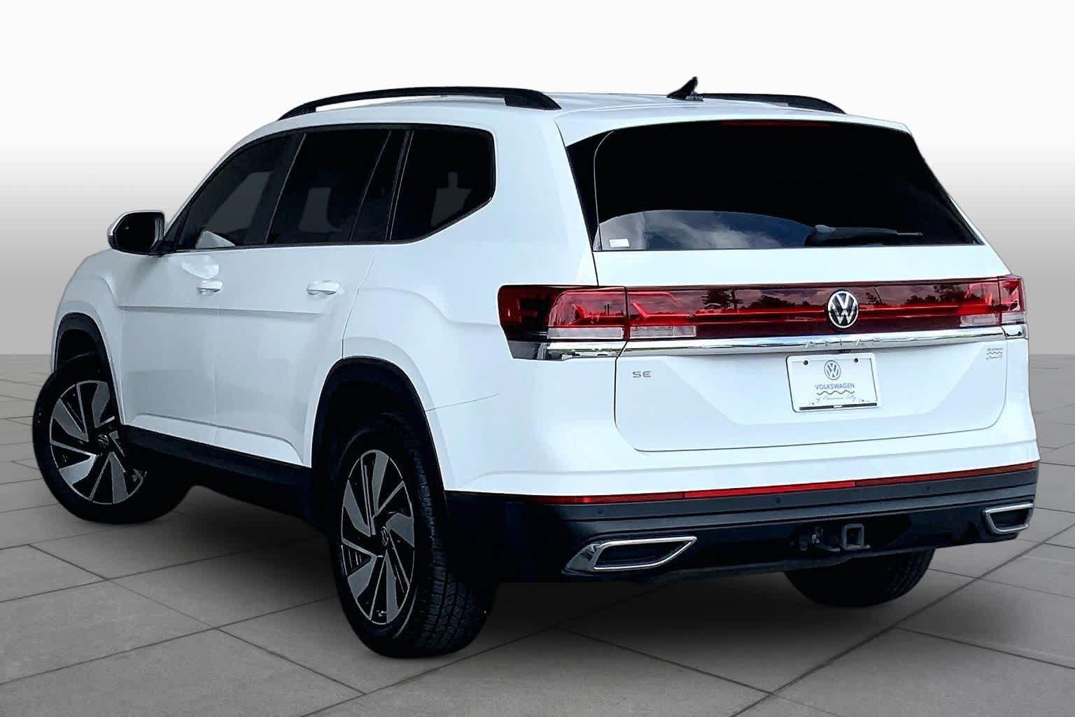 Used 2024 Volkswagen Atlas SE FWD image 12