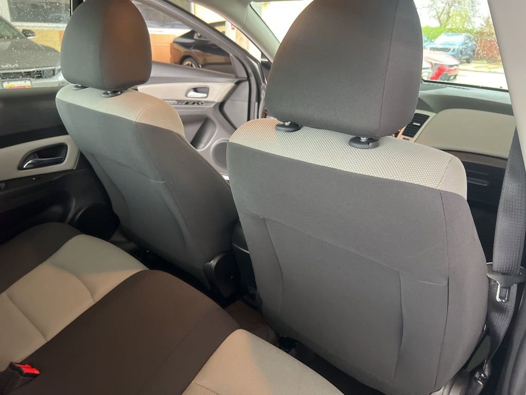 Used 2015 Chevrolet Cruze LS FWD image 14
