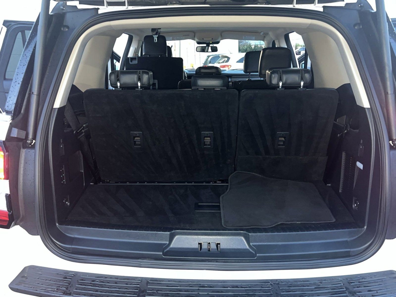 Used 2024 Ford Expedition XLT image 26