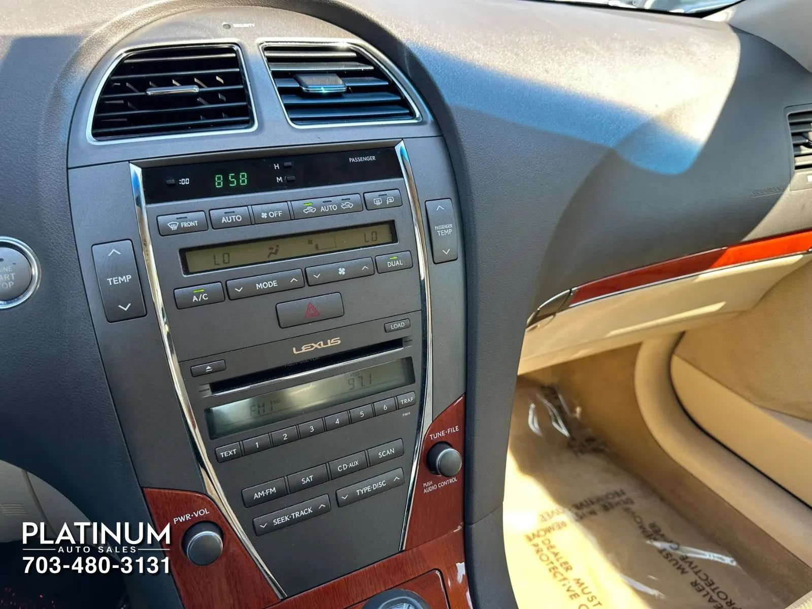 Used 2010 Lexus ES 350 w/ Preferred Accessory Package FWD image 11