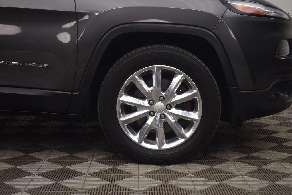 Used 2017 Jeep Cherokee Limited AWD/4WD image 32