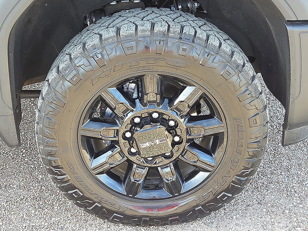 Used 2025 GMC Sierra 2500 AT4 w/ AT4 Premium Plus Package image 11