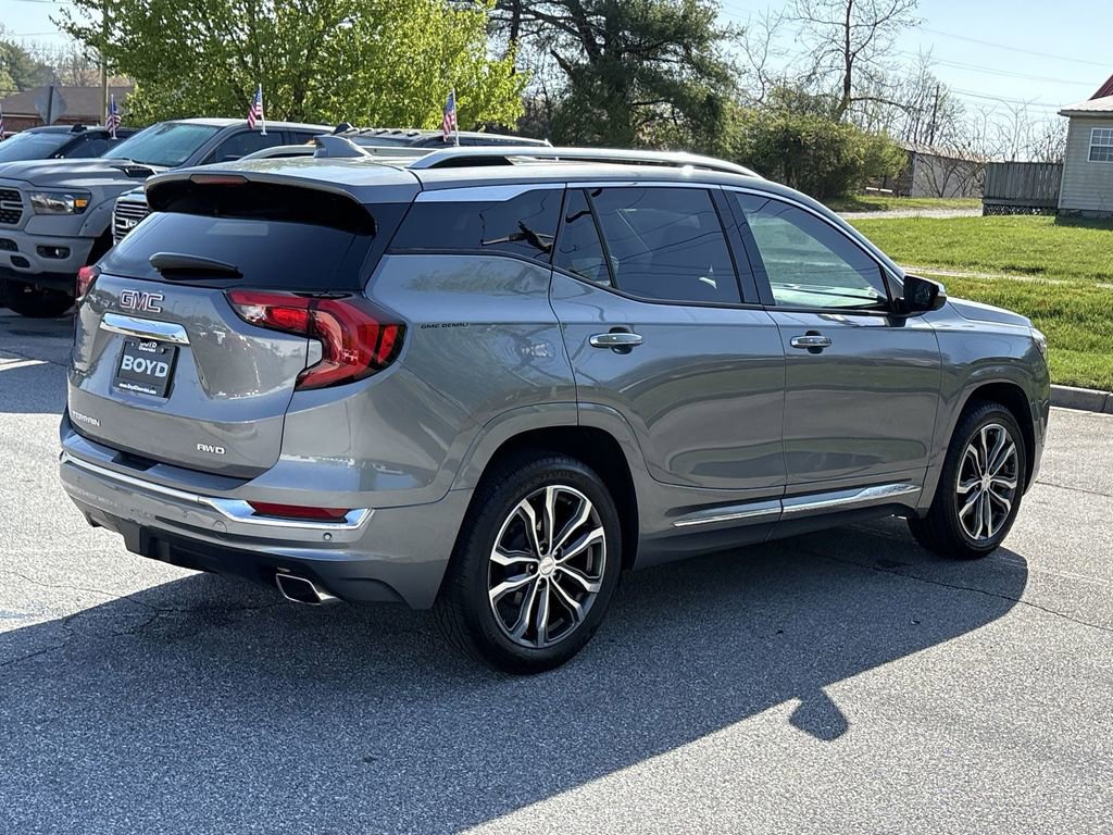 Used 2020 GMC Terrain Denali w/ Denali Premium Package AWD/4WD image 10