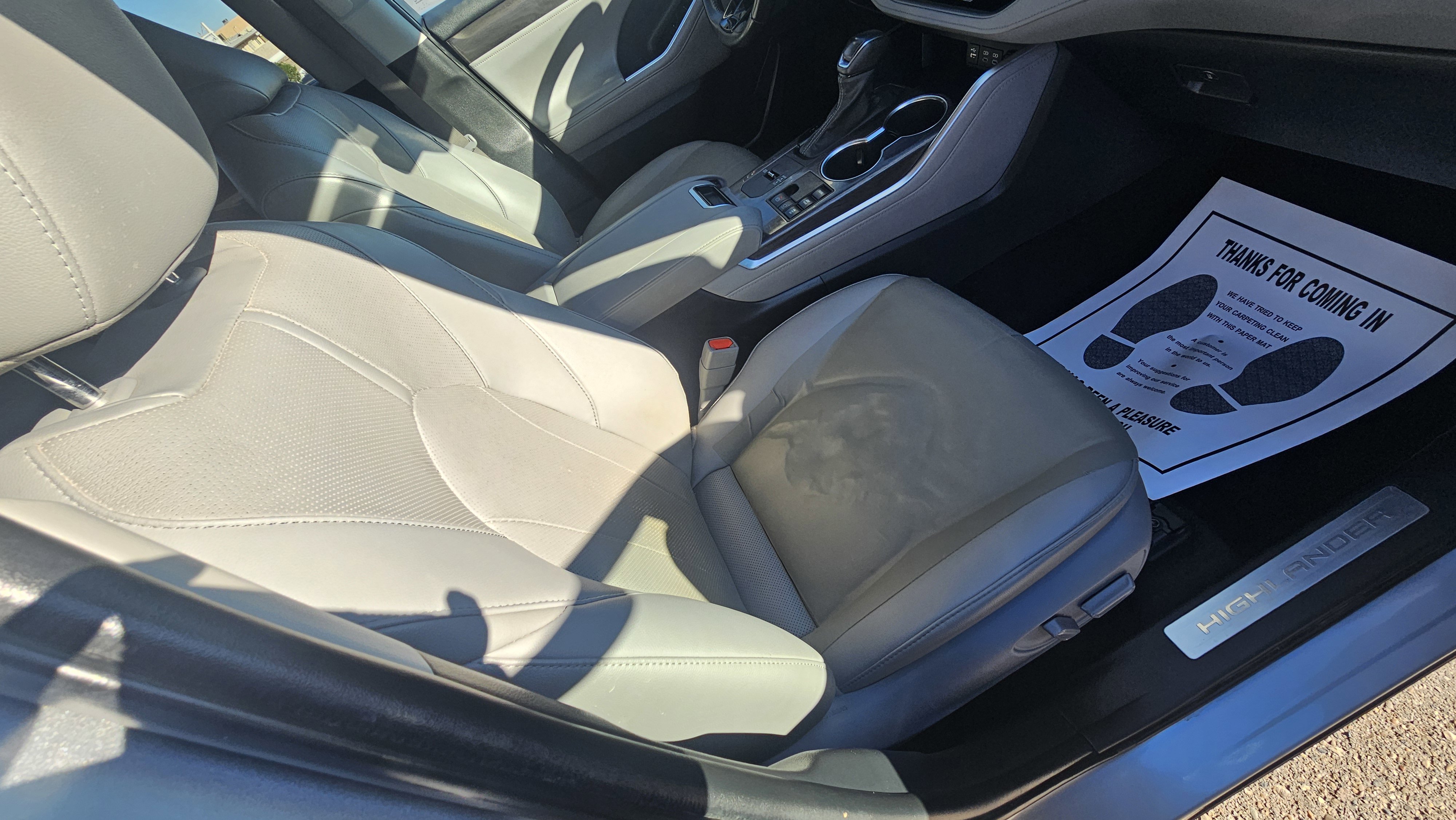 Used 2023 Toyota Highlander Limited image 28