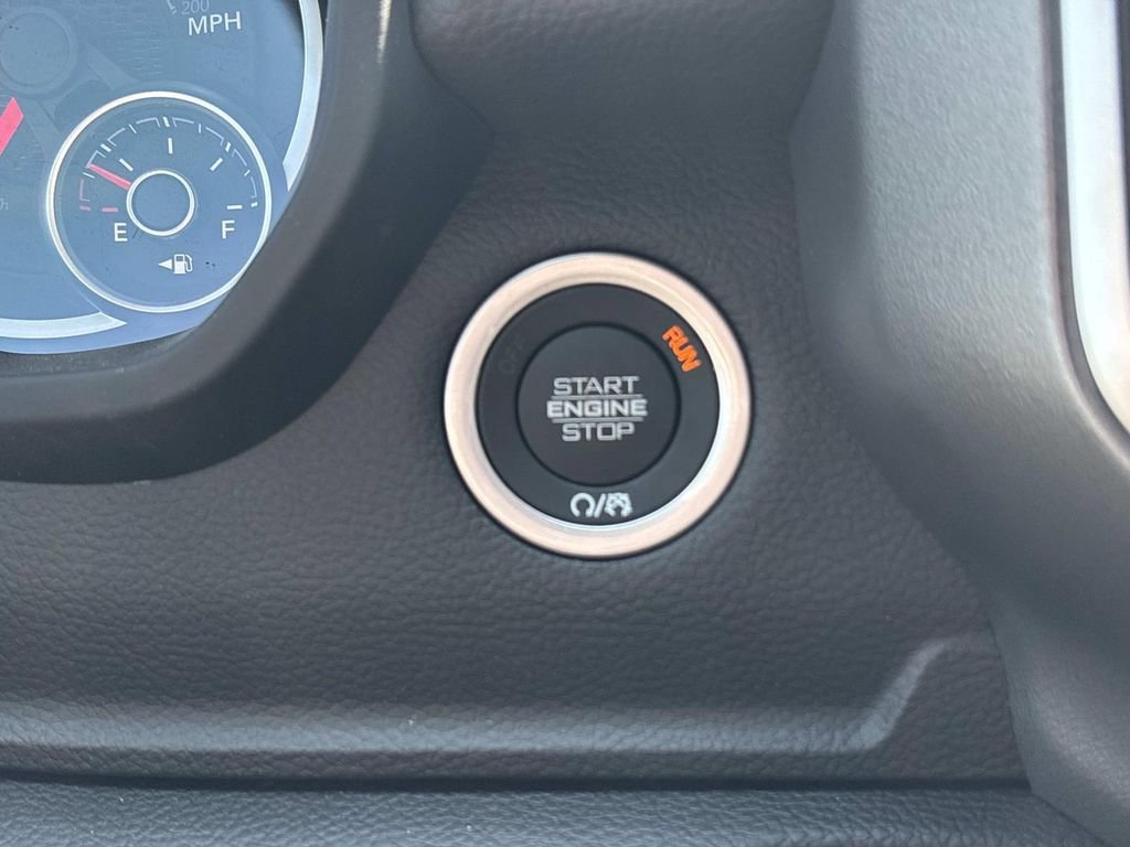 New 2026 RAM 1500 4x4 Crew Cab image 18