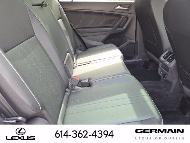 Used 2024 Volkswagen Tiguan SE AWD/4WD image 32