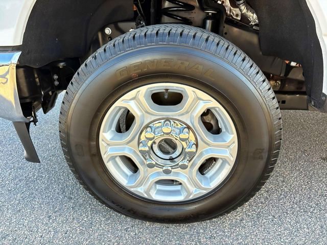 Used 2025 Ford F250 XL AWD/4WD image 8