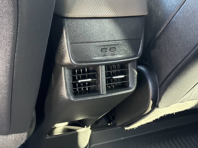Used 2025 Chevrolet Equinox LT w/ Convenience Package II FWD image 11