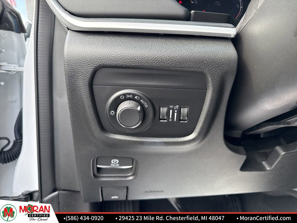 Used 2024 Jeep Grand Cherokee Altitude image 16