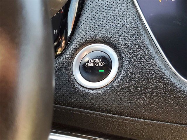 Used 2018 Cadillac XT5 FWD image 17