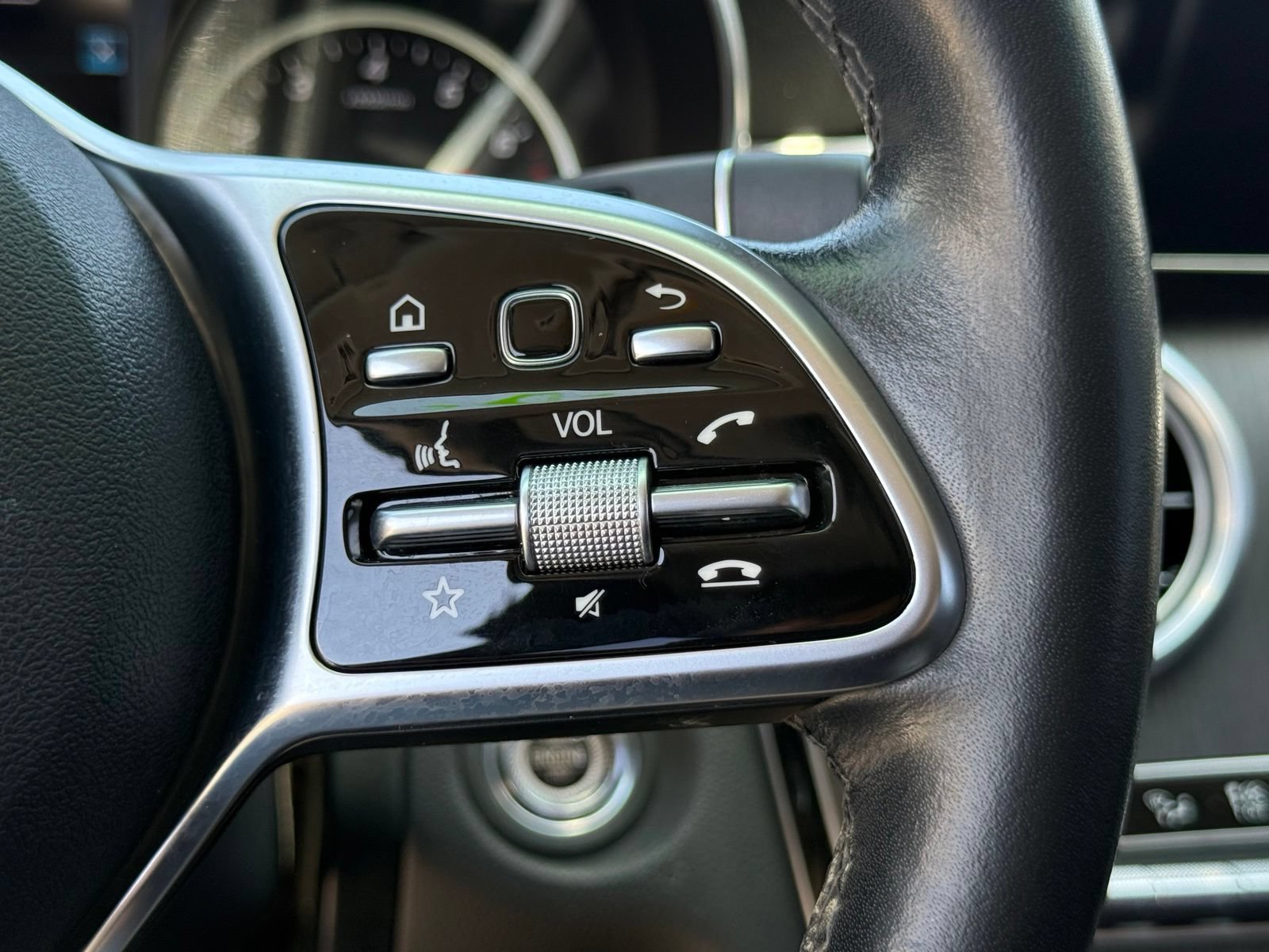 Used 2019 Mercedes-Benz C 300 Sedan w/ Premium Package image 34