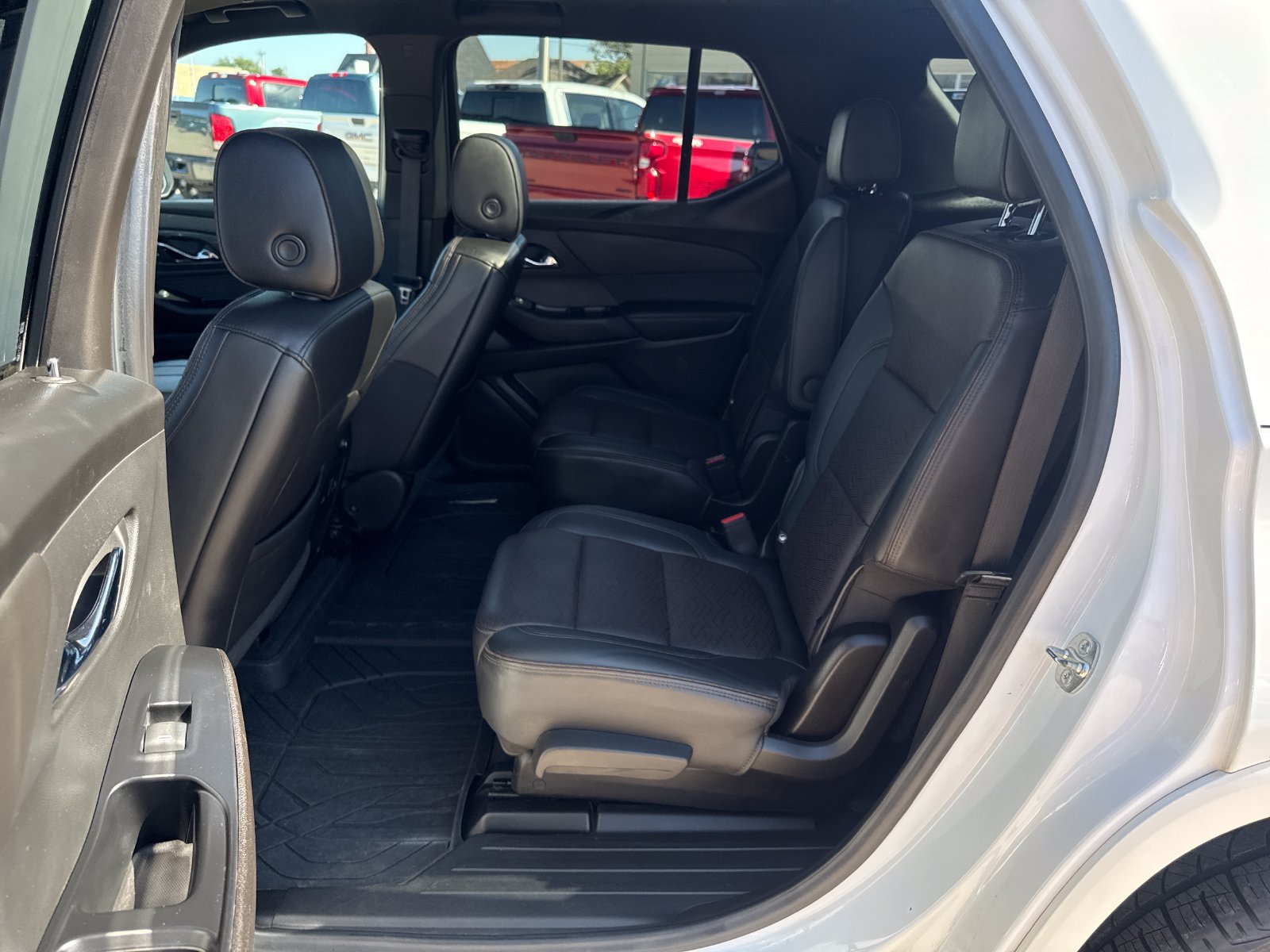 Used 2023 Chevrolet Traverse High Country w/ LPO, Floor Liner Package AWD/4WD image 27