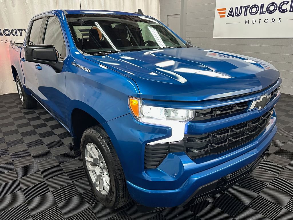Used 2022 Chevrolet Silverado 1500 RST AWD/4WD image 2