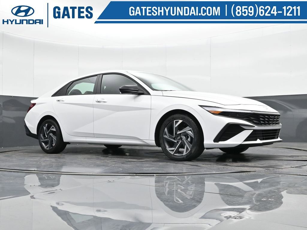 Used 2025 Hyundai Elantra Sport image 37