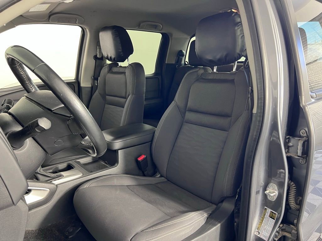 Used 2023 Nissan Frontier SV w/ SV Convenience Package image 11