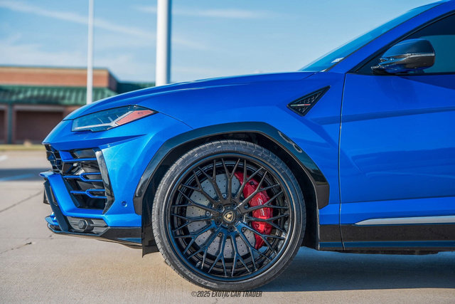 Used 2019 Lamborghini Urus image 4
