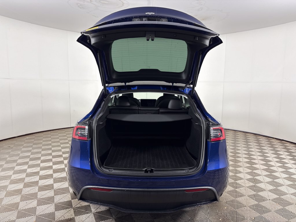 Used 2023 Tesla Model Y Long Range AWD/4WD image 24
