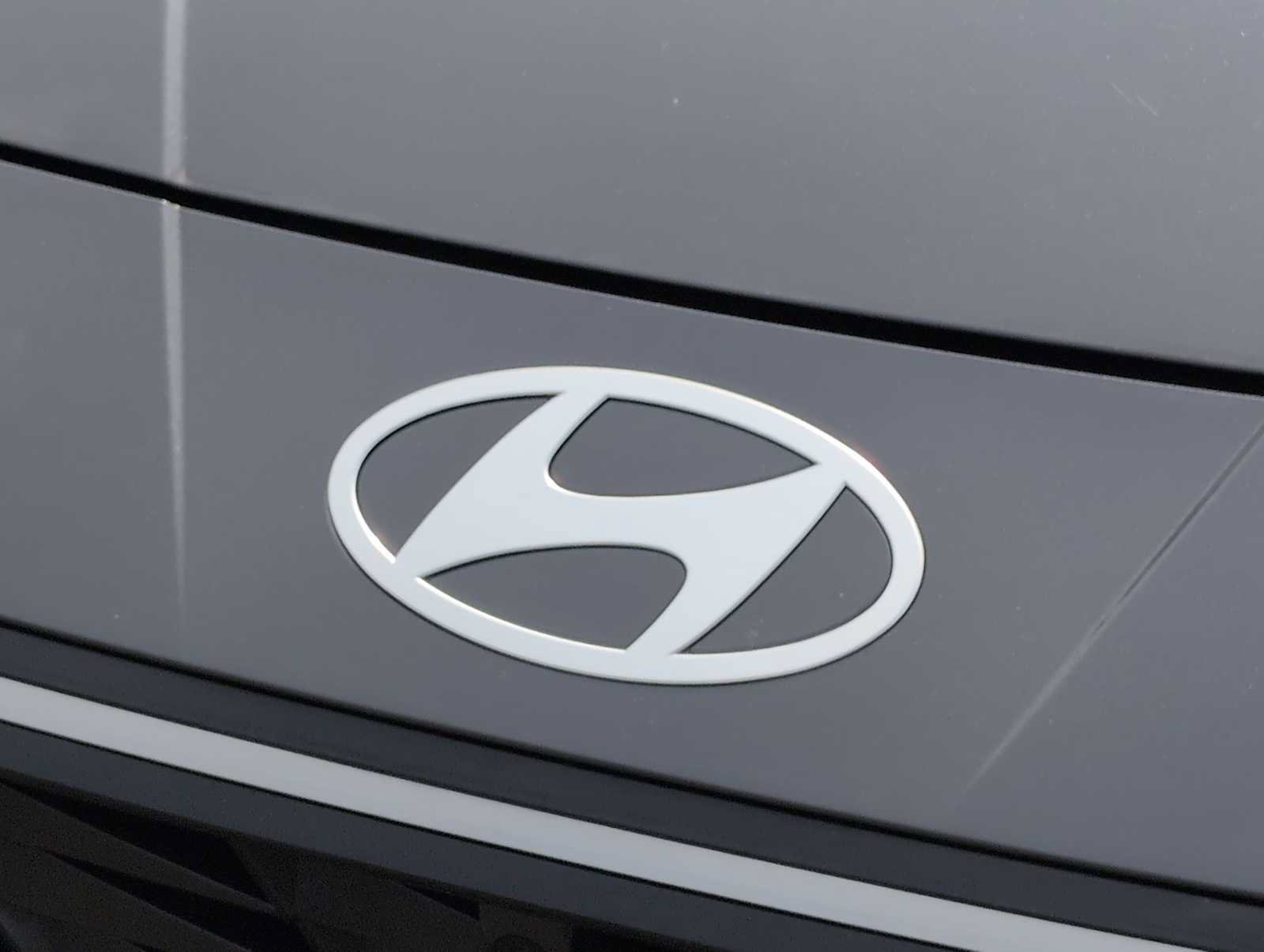 Used 2024 Hyundai Elantra Limited FWD image 12