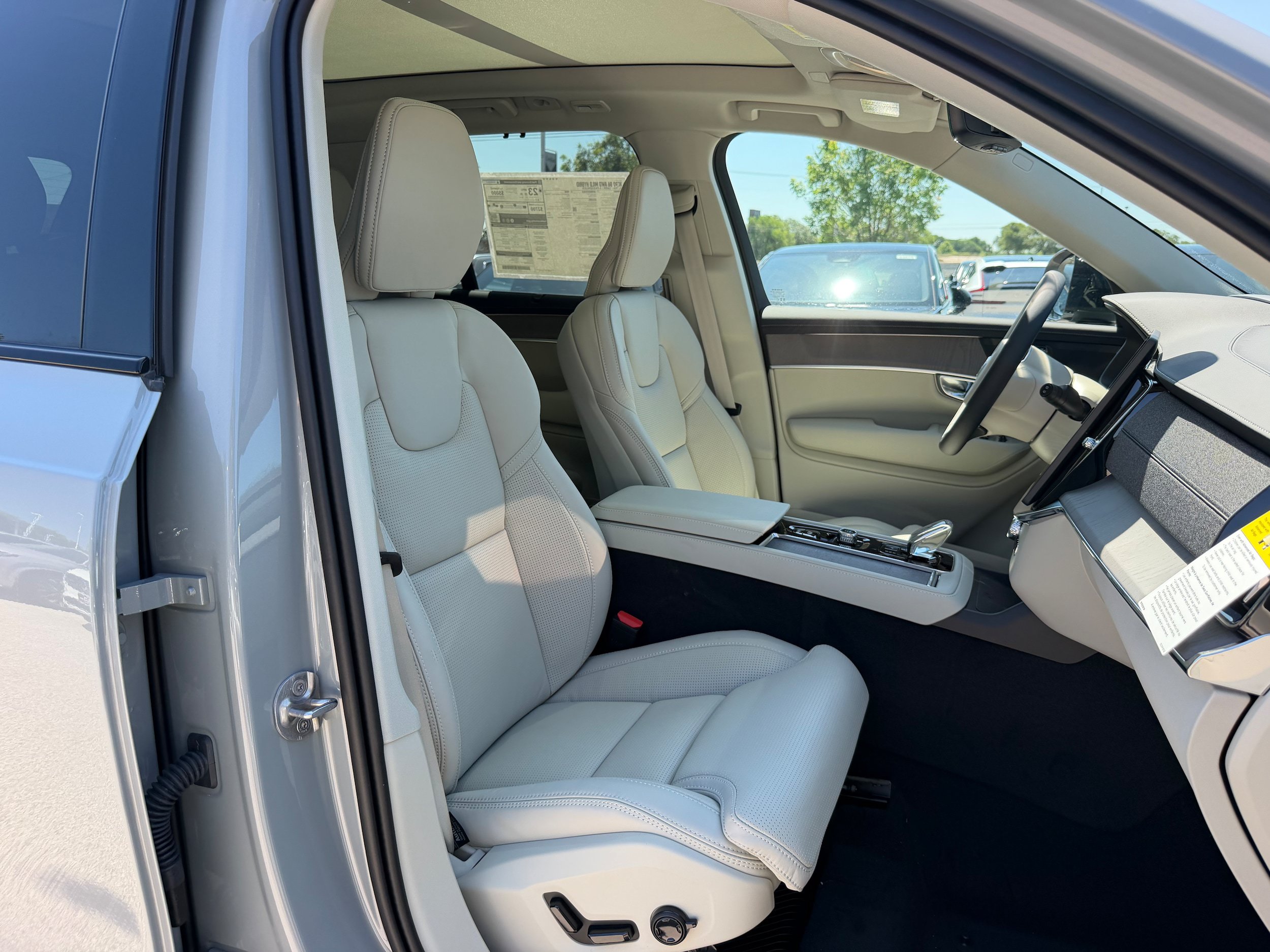 New 2026 Volvo XC90 B6 Ultra w/ Protection Package Premier AWD/4WD image 8