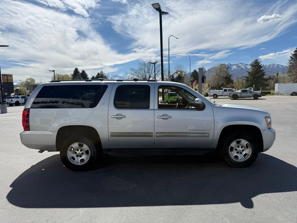 Used 2010 Chevrolet Suburban LT image 7