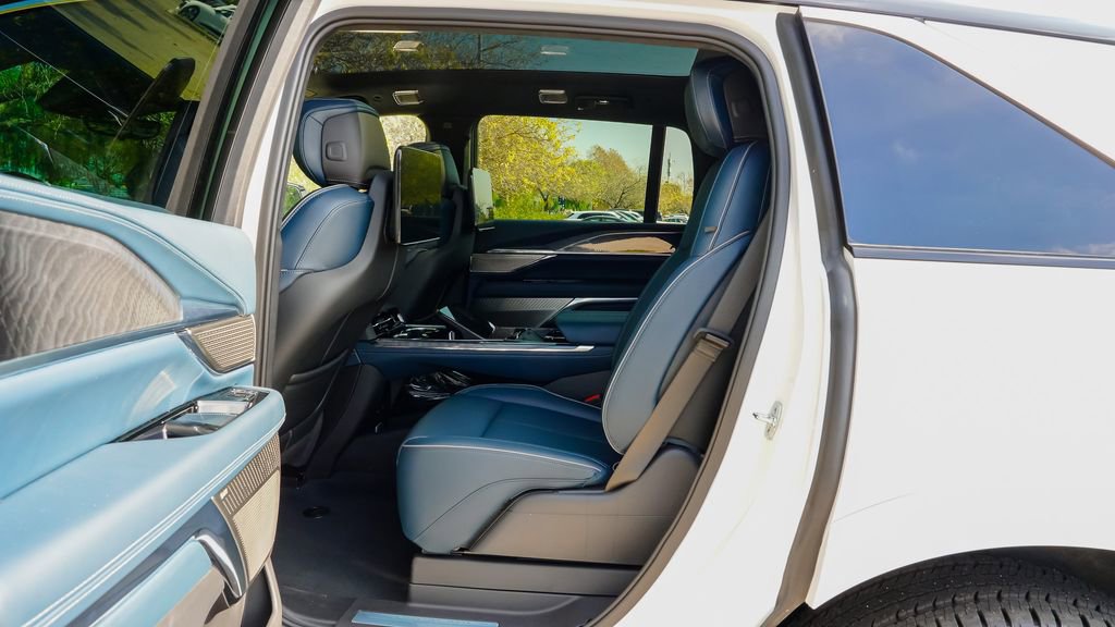 New 2025 Cadillac Escalade IQ Luxury 2 image 10